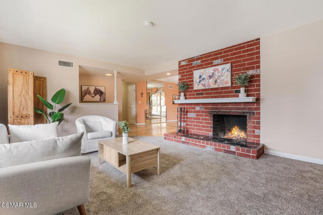 3317 Dalhart Avenue, Simi Valley CA: https://media.crmls.org/mediaz/9788e081-ce20-4be1-9aca-954c33989086.jpg