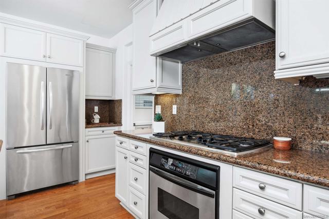 15363 Falcon Crest Ct, San Diego CA: https://media.crmls.org/mediaz/97898f37-1034-4829-a933-a45b0178556d.jpg