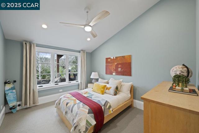15 Cascade Ln, Orinda CA: https://media.crmls.org/mediaz/9789f373-a8d8-4d15-b184-f0c1fd0c9af5.jpg