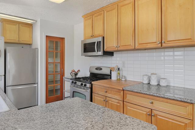 2764 Granville Avenue, Los Angeles CA: https://media.crmls.org/mediaz/978a6673-9a9c-4b4e-a7d1-d8cebea04c88.jpg