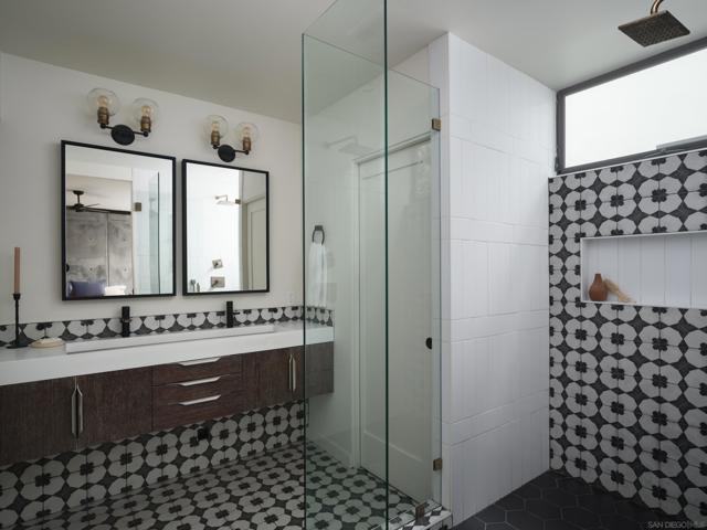 3718 Mississippi St, San Diego CA: https://media.crmls.org/mediaz/978ab010-5052-450e-8517-fbc0105c1b52.jpg