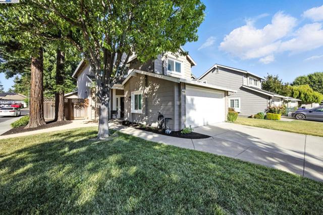 3841 Kamp Dr, Pleasanton CA: https://media.crmls.org/mediaz/978b05e2-9ae5-4fc3-b589-d630f4a57366.jpg