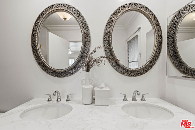 4701 Dunman Avenue, Woodland Hills CA: https://media.crmls.org/mediaz/978b3eac-e174-4217-af7a-1fb25b1da67c.jpg