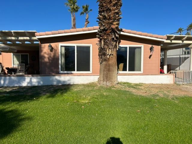 73671 Half Way Drive, Palm Desert CA: https://media.crmls.org/mediaz/978bd816-ca8b-4934-993f-af54fd143b70.jpg
