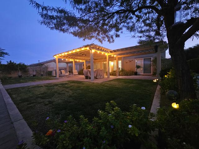 1002 Alta Cresta, Palm Springs CA: https://media.crmls.org/mediaz/978c55fc-1d22-4419-89ce-9f3c7c0a4bdc.jpg