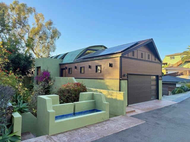 3566 Albatross St, San Diego CA: https://media.crmls.org/mediaz/978c97a5-d068-4002-b0dd-653ec6f9404e.jpg