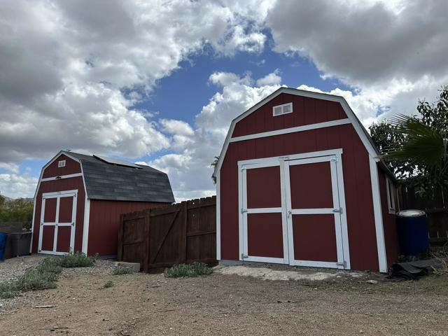 Home for Sale in Lakeside