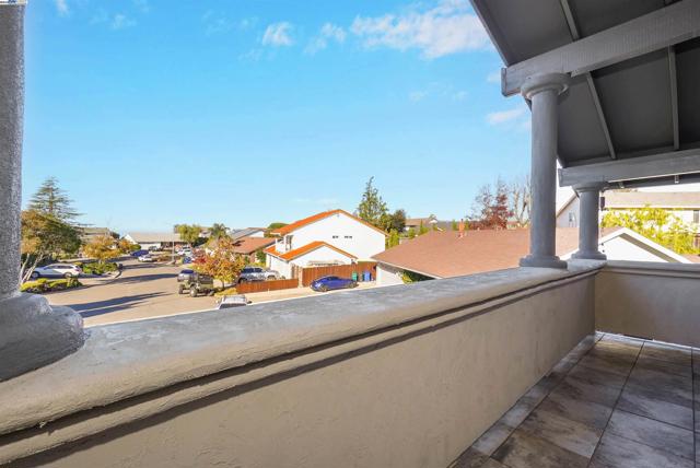 3608 Siskiyou Ct, Hayward CA: https://media.crmls.org/mediaz/978dccab-9226-4071-907c-2458c9770988.jpg