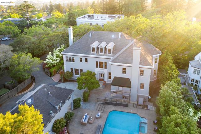 22 Sea View Ave, Piedmont CA: https://media.crmls.org/mediaz/978e973f-e9b4-4753-b4ee-04212097efaa.jpg