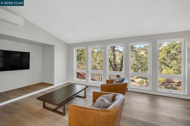 691 Old Jonas Hill Rd, Lafayette CA: https://media.crmls.org/mediaz/978ebb4d-93b8-4be6-99e3-e13e86df9936.jpg