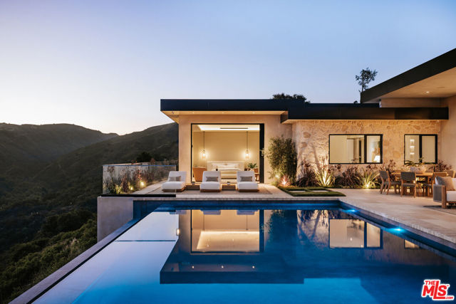 13674 Bayliss Road, Los Angeles CA: https://media.crmls.org/mediaz/978ecc5a-1968-4af9-ab9d-1a5765262ba3.jpg