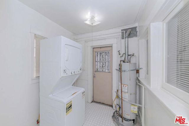 2038 Hollenbeck Drive, Los Angeles CA: https://media.crmls.org/mediaz/978f526d-04d6-4707-91c0-cb1fa5a0dc73.jpg