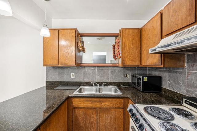 441 W Macarthur Boulevard, Oakland CA: https://media.crmls.org/mediaz/978fd87b-3912-4142-a6e1-2872f05ef1eb.jpg