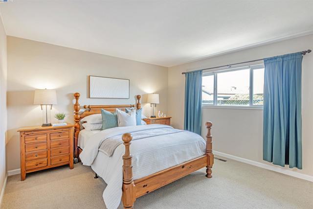 3335 Cornish Ct, Fremont CA: https://media.crmls.org/mediaz/978fda5a-0701-4d6f-adca-bb92ded67f21.jpg