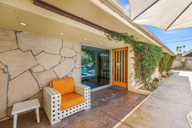 1223 E San Lorenzo Road, Palm Springs CA: https://media.crmls.org/mediaz/9790981d-9fc5-4a82-af80-cf028bcf7423.jpg
