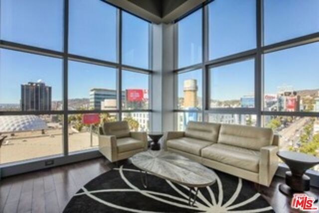 1480 VINE Street, Los Angeles CA: https://media.crmls.org/mediaz/97909cb7-a3db-40ba-948d-d83b0c063a2e.jpg