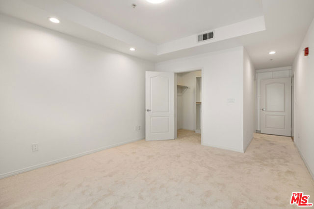 4180 Fair Avenue, Studio City CA: https://media.crmls.org/mediaz/97911108-2036-4bd6-bd6a-c9425436b5a6.jpg