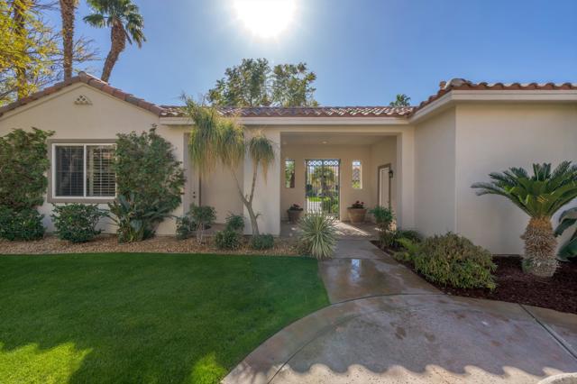 81100 Legends Way, La Quinta CA: https://media.crmls.org/mediaz/97914ba1-9753-4117-8099-3f97ee7c1a48.jpg