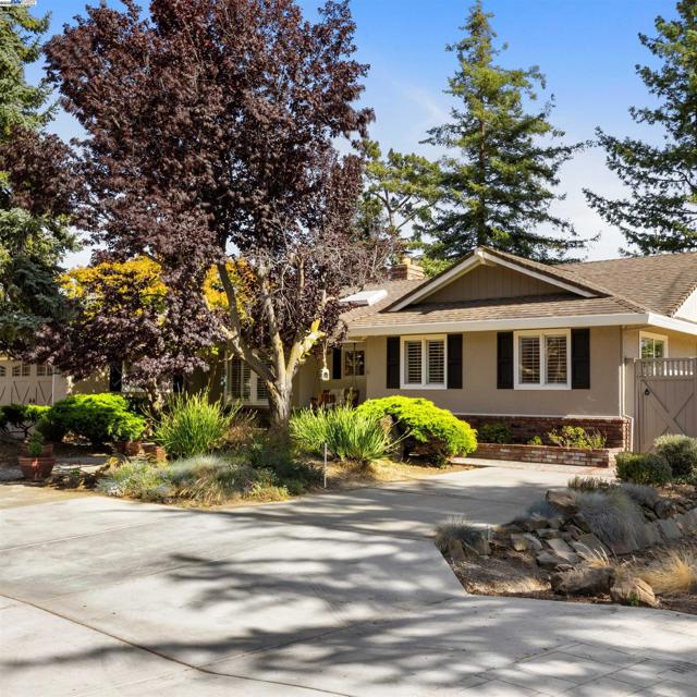 18767 Lamson Rd, Castro Valley CA: https://media.crmls.org/mediaz/97916452-e9e8-411c-b562-21c9dd6a856f.jpg
