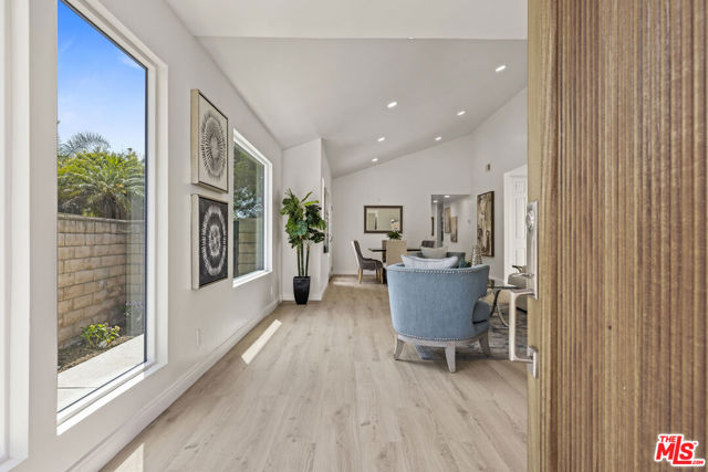 13 Pepper Court, Inglewood CA: https://media.crmls.org/mediaz/97916f3e-55cc-4cb6-89f8-6f6e1a112117.jpg