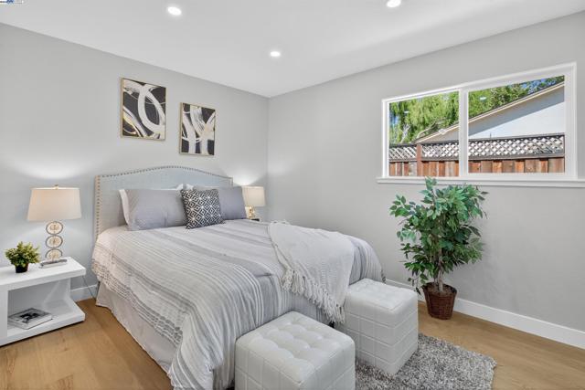 4217 Waycross Ct, Pleasanton CA: https://media.crmls.org/mediaz/97922c71-0bb1-466e-8111-0131dad1f858.jpg