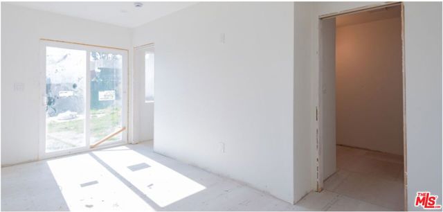 4218 W 58th Place, Los Angeles CA: https://media.crmls.org/mediaz/9792719d-2dff-4ba5-8655-af5d4cb0ebbb.jpg