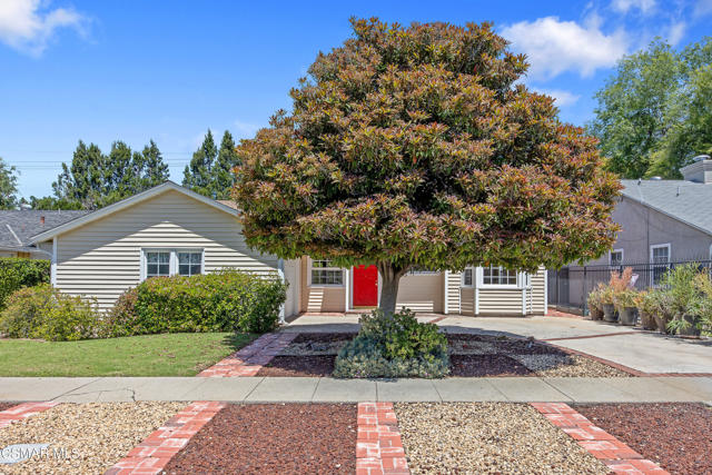 17335 Burton Street, Northridge CA: https://media.crmls.org/mediaz/979355cb-2a2f-4d19-a8fd-9b6196f533fc.jpg