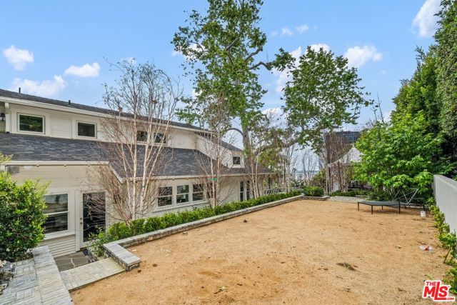 1231 Hilldale Avenue, Los Angeles CA: https://media.crmls.org/mediaz/97938c00-cbd0-40ab-9e6d-e28988c49a9f.jpg