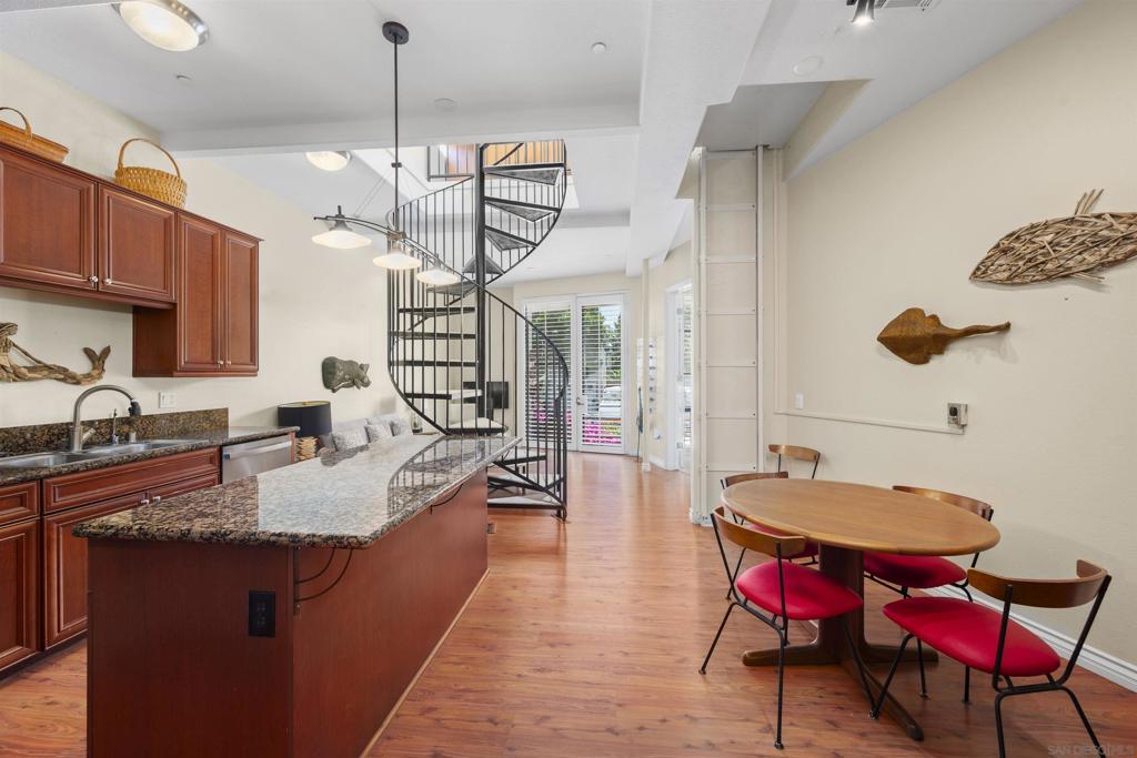 1021 Scott - photo 13