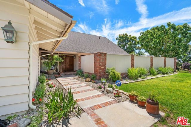2276 Westridge Road, Los Angeles CA: https://media.crmls.org/mediaz/9795f403-431e-4119-9bab-fed9b4e79b00.jpg