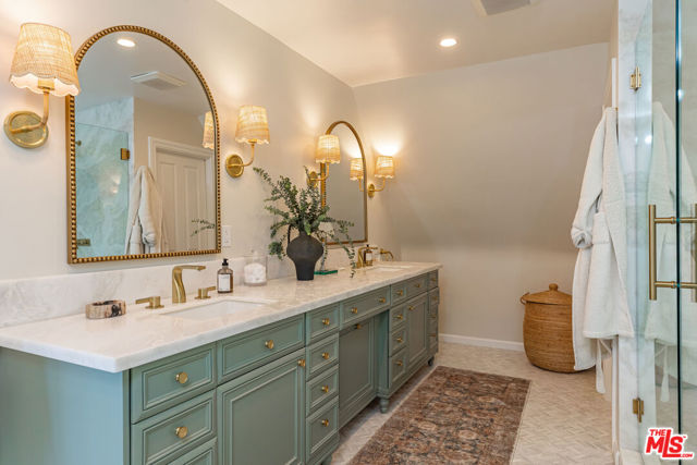 1756 Correa Way, Los Angeles CA: https://media.crmls.org/mediaz/97966ed6-58f0-4a44-9981-071eccb11034.jpg