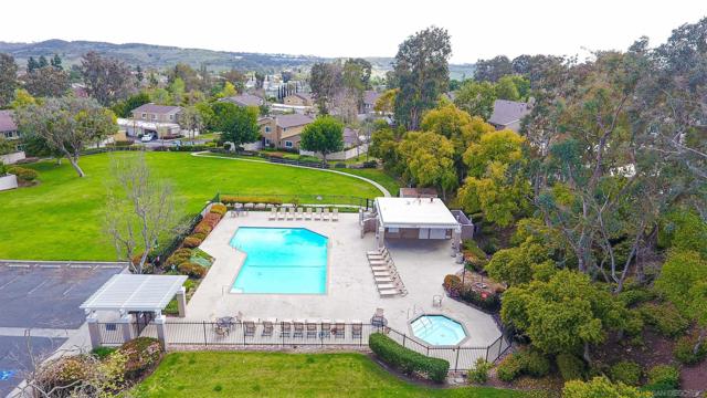 13669 Comuna Drive, Poway CA: https://media.crmls.org/mediaz/9796778a-635b-41af-a2cd-e51700e21041.jpg