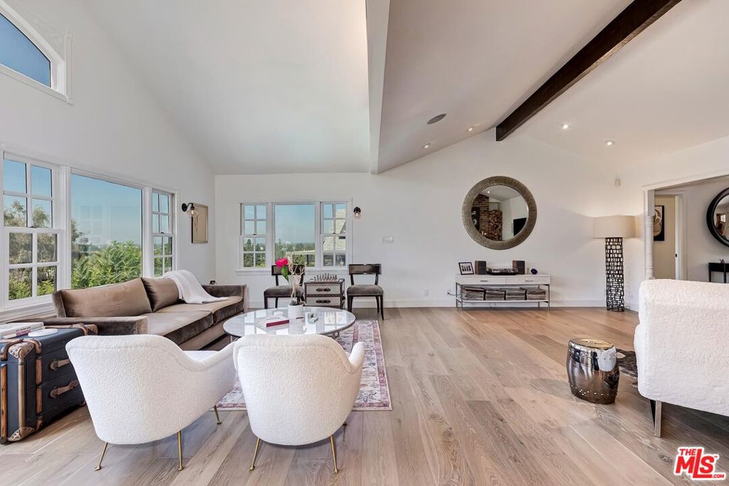 3983 Sunswept DriveStudio City img 3