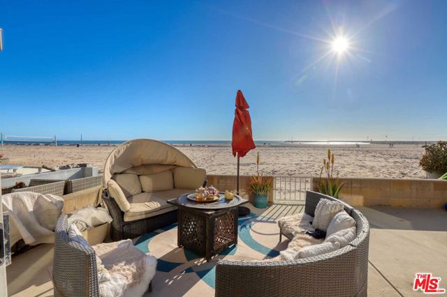 6405 Ocean Front Walk, Playa del Rey, California 90293, ,Multi-Family,For Sale,Ocean Front,24373493