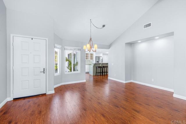 Detail Gallery Image 5 of 61 For 4169 Rhodes Way, Oceanside,  CA 92056 - 2 Beds | 2/1 Baths