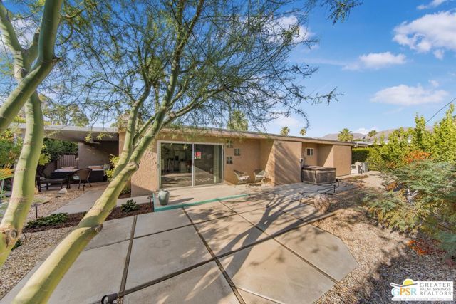 73940 Mountain View Avenue, Palm Desert CA: https://media.crmls.org/mediaz/9797fa3b-4d03-4a6f-851a-bb63fdf78dfa.jpg