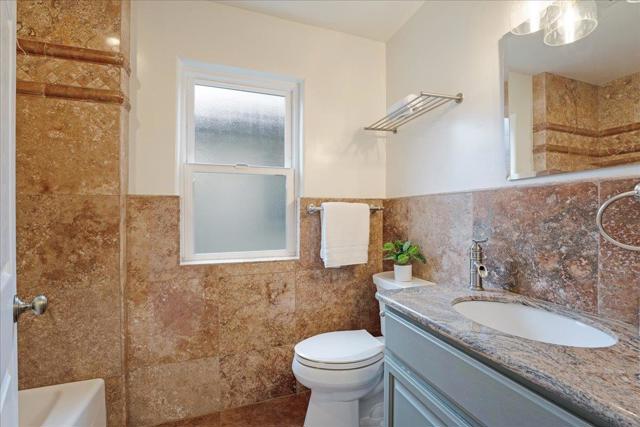 22011 E Cliff Drive, Santa Cruz CA: https://media.crmls.org/mediaz/979880bb-c003-4e6d-8230-89dd75e482c7.jpg