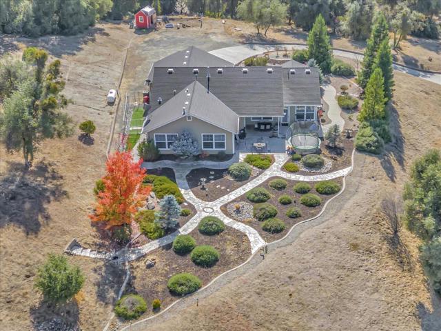 46347 Opah Drive, Ahwahnee CA: https://media.crmls.org/mediaz/979893c8-51af-4001-818a-d76e8320dab5.jpg