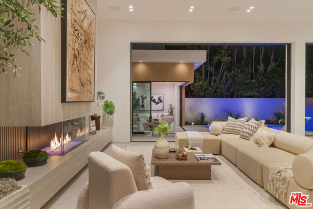 341 N Kings Road, Los Angeles CA: https://media.crmls.org/mediaz/9798b1bf-333f-4acb-9454-5ea72dd4934b.jpg