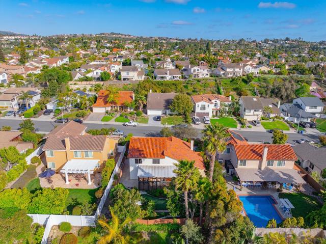 6433 La Paloma Street, Carlsbad CA: https://media.crmls.org/mediaz/97995895-f0f7-41fa-b0b8-fbf9e3b8603b.jpg