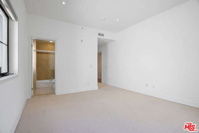 8788 Shoreham Drive, West Hollywood CA: https://media.crmls.org/mediaz/97998a6e-58c3-4ba6-897d-5cfe1a1f8718.jpg