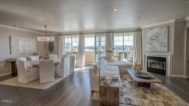4346 Tradewinds Drive, Oxnard CA: https://media.crmls.org/mediaz/97998ef3-f093-4b92-93b0-9ee855c7da9c.jpg