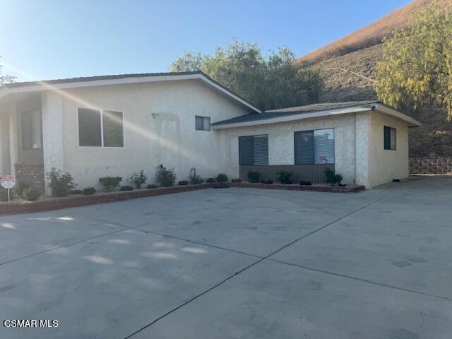 2485 Hillcrest Drive, Thousand Oaks CA: https://media.crmls.org/mediaz/9799c220-e53c-44d4-ad81-e73e2bbb4a19.jpg