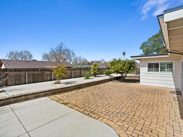 18625 Northridge Drive, Salinas CA: https://media.crmls.org/mediaz/979a63e5-5054-405e-99ae-2fb1aca5cd41.jpg