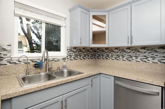 Detail Gallery Image 7 of 17 For 1800 S Maple #212,  Escondido,  CA 92025 - 2 Beds | 2 Baths