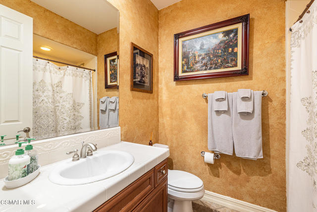 5019 Corral Street, Simi Valley CA: https://media.crmls.org/mediaz/979b4194-c7b1-451b-8ee4-a7568db68a59.jpg