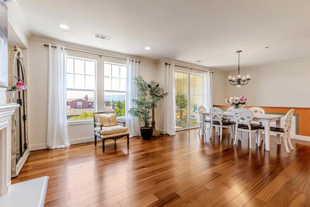 3493 Capoterra Way, Dublin CA: https://media.crmls.org/mediaz/979bda3b-fb89-4c1d-8056-e291c640c2e9.jpg