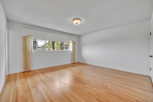 6186 Capri, San Diego CA: https://media.crmls.org/mediaz/979bf8b2-024b-415b-95ec-a1f2e8b15511.jpg