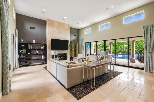 17 Emerald Court, Rancho Mirage CA: https://media.crmls.org/mediaz/979bfe86-0769-41ab-910e-fe82e0ceb04d.jpg