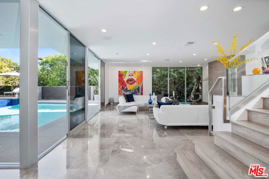 1250 Angelo Drive
